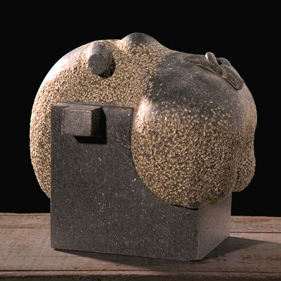 2003 - Maternità II - Granito nero cm 42x43x30